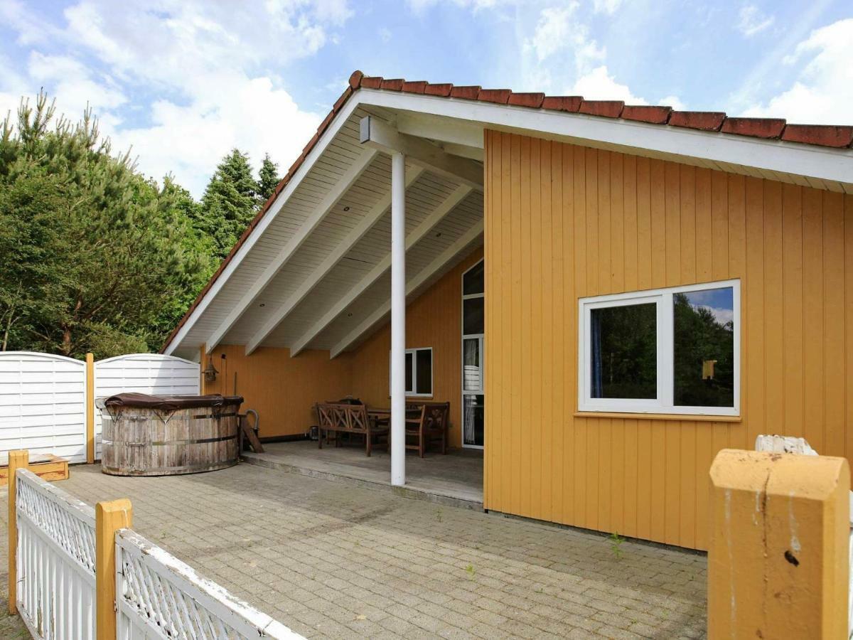 6 Person Holiday Home In Ansager Kültér fotó